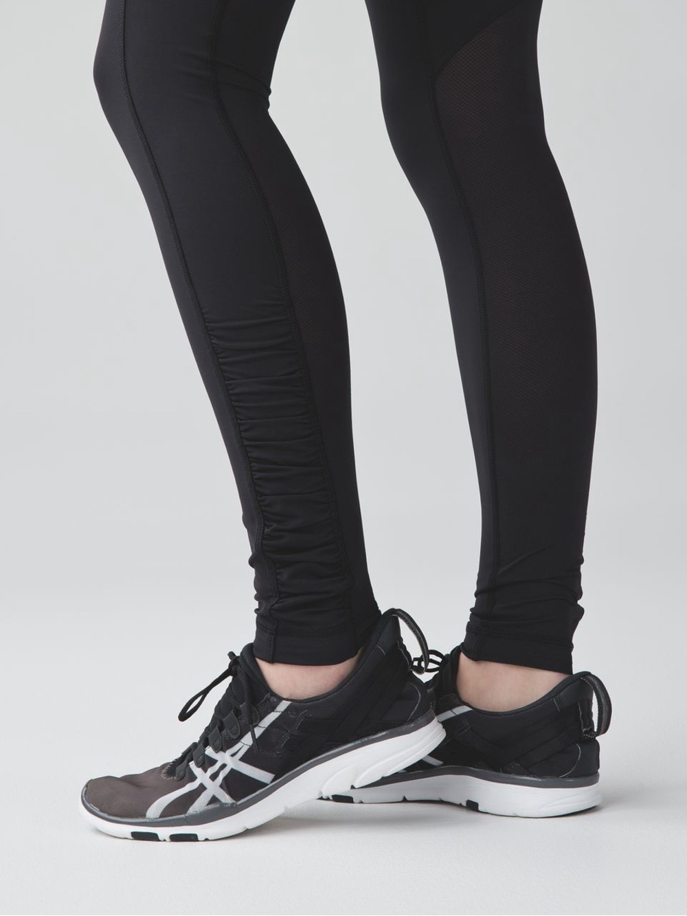 Lululemon Speed Tight Black High Rise Leggings with Pockets and Ruched Ankles - Picture 4 of 9